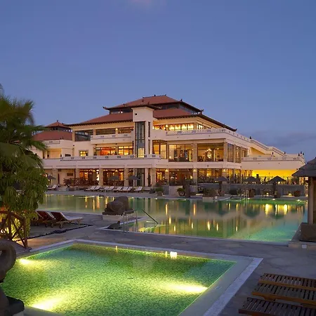 리젠시 컨트리 클럽, 아파트먼트 스위트 호텔 플라야데라스아메리카스