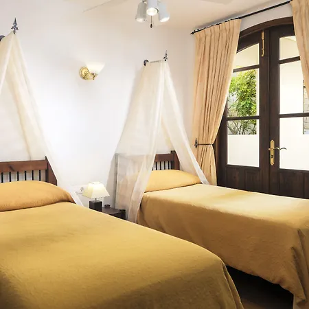 호텔 리젠시 컨트리 클럽, 아파트먼트 스위트 플라야데라스아메리카스