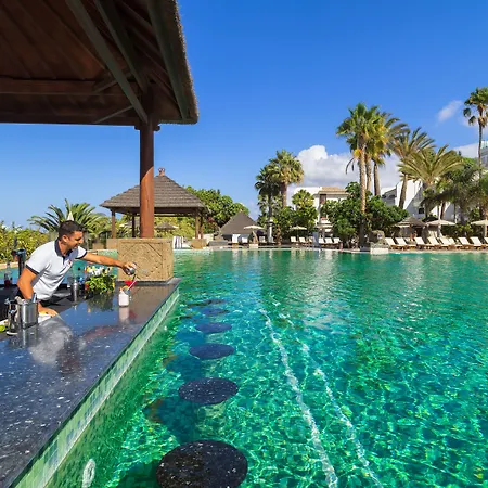 리젠시 컨트리 클럽, 아파트먼트 스위트 호텔