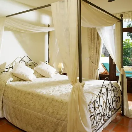 리젠시 컨트리 클럽, 아파트먼트 스위트 호텔 3*