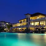 Regency Country Club, Szálloda