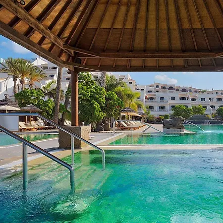 Regency Country Club, Szálloda 3*