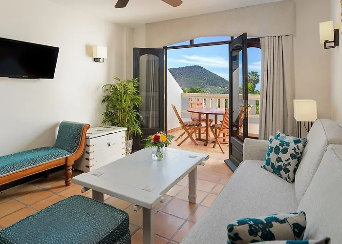 Regency Country Club, Hotel 3*