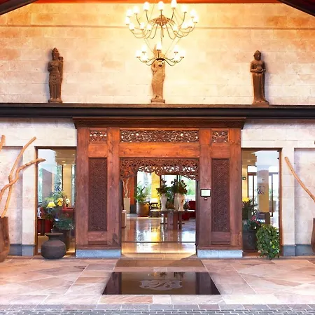 Regency Country Club, 3*