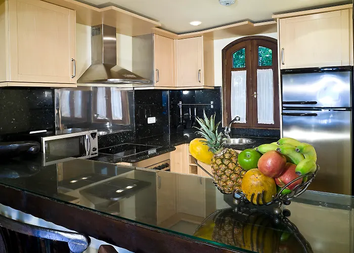 Отель Regency Country Club,