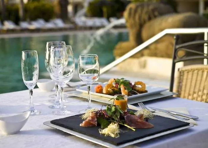 Отель Regency Country Club, 3*