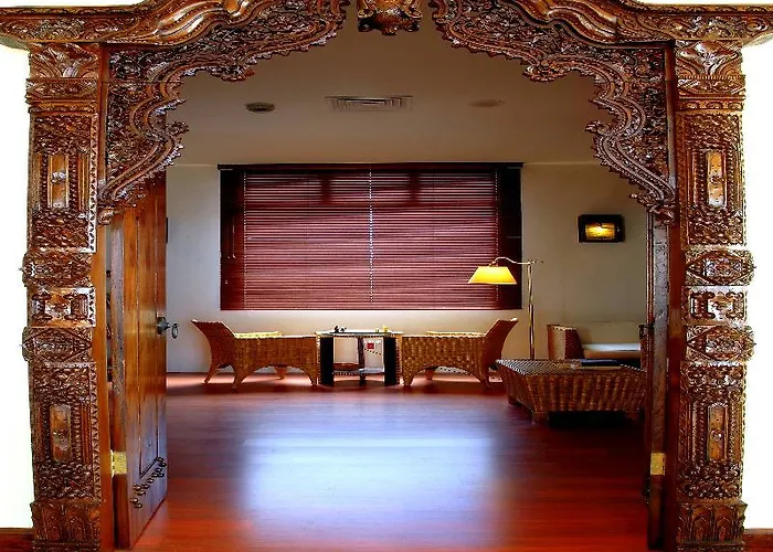 Отель Regency Country Club, 3*