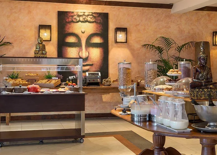 Отель Regency Country Club,