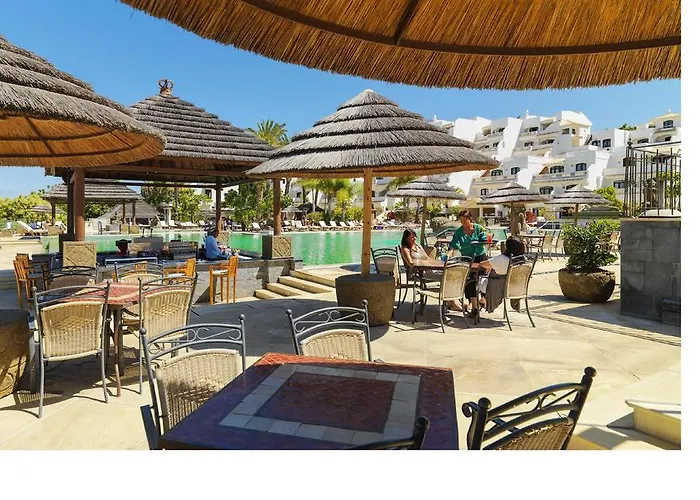 Regency Country Club, Отель 3*