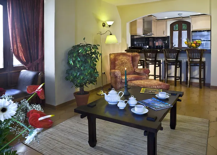 Отель Regency Country Club,