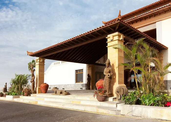 Regency Country Club, 3*